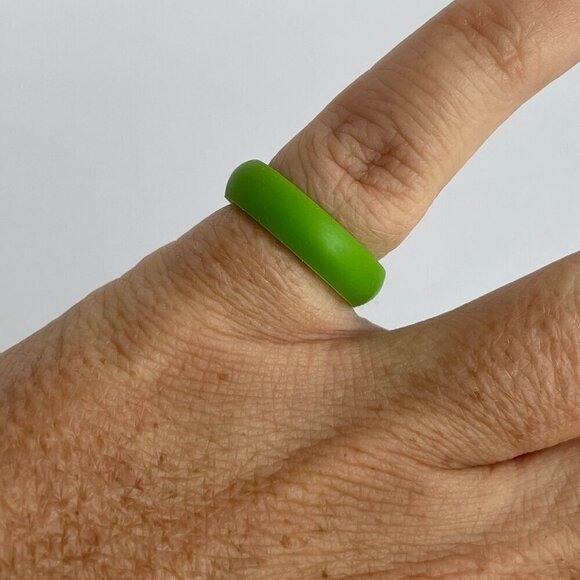 Qalo Silicone Wedding Band Ring, Green - Size 6 - Picture 2 of 5